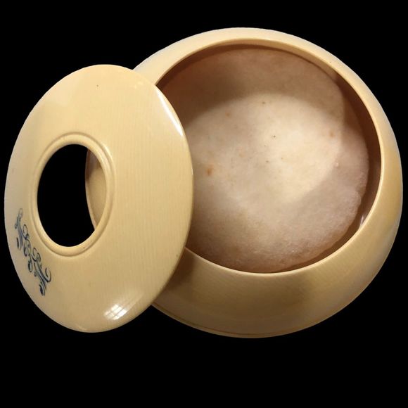 MCM Vanity Beauty Set w/Initials MRM; Bakelite? Collectible Pieces Replacement - Picture 5 of 8